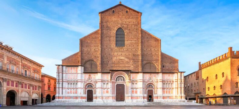 Palazzo Boncompagni, due weekend fra Bologna e l'Europa: aperture speciali, spettacoli di burattini e visite serali